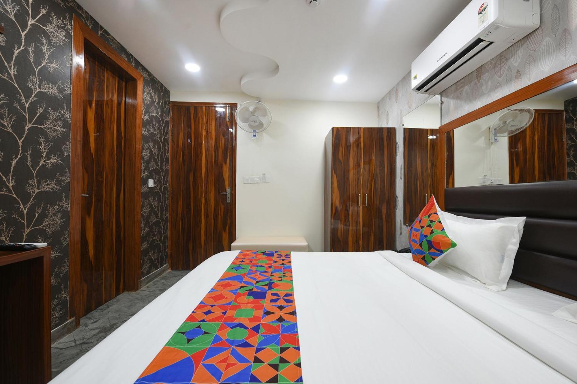 Hotel Fabhotel Mona Continental - Nr Laxmi Nagar It Hub New Delhi