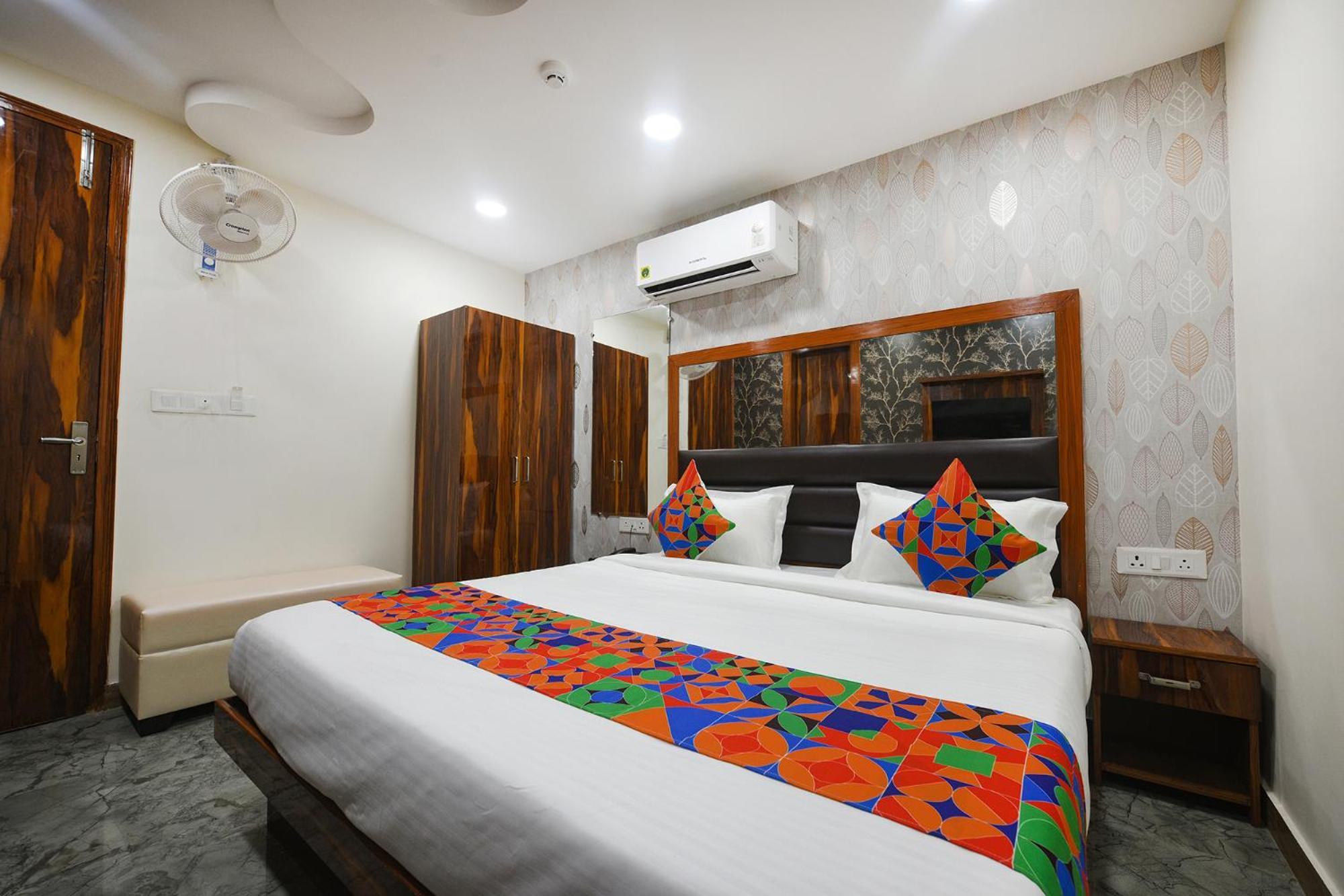 Fabhotel Mona Continental - Nr Laxmi Nagar It Hub 3* New Delhi