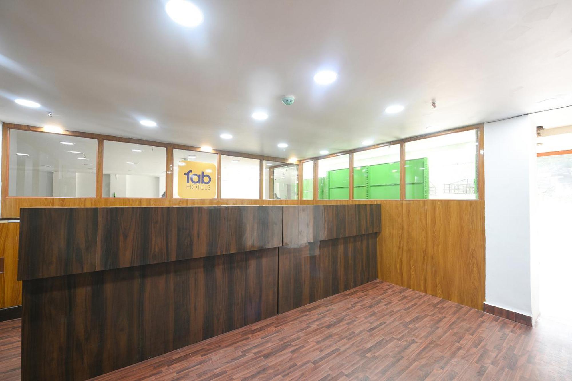 Fabhotel Mona Continental - Nr Laxmi Nagar It Hub Hotel